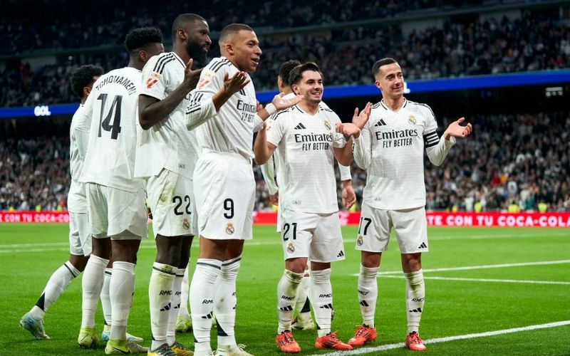 Chiến thuật chơi bóng của câu lạc bộ Real Madrid Chiến thuật chơi bóng của câu lạc bộ Real Madrid