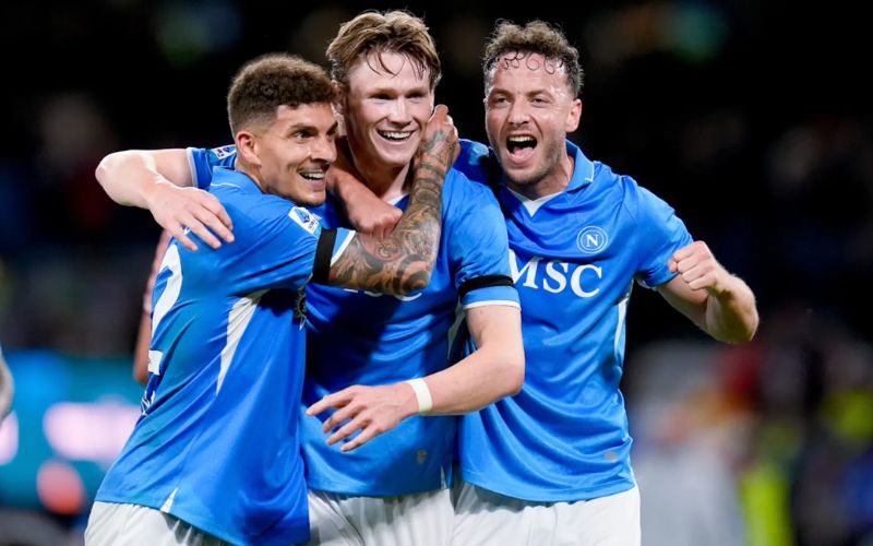 Napoli - Ánh hào quang nước Ý chinh phục sân cỏ