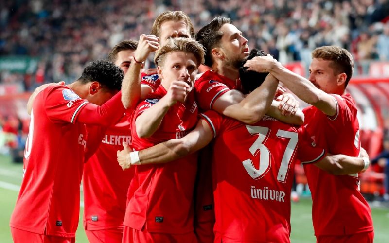 Soi kèo Twente chi tiết từ các chuyên gia uy tín